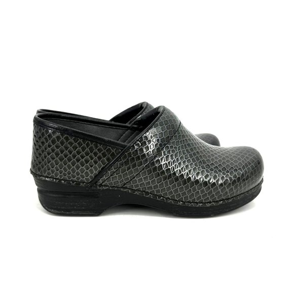 Dansko XP Patent Leather Faux Reptile Skin Charcoal Grey Silver Mule Clog 38 - Picture 4 of 8